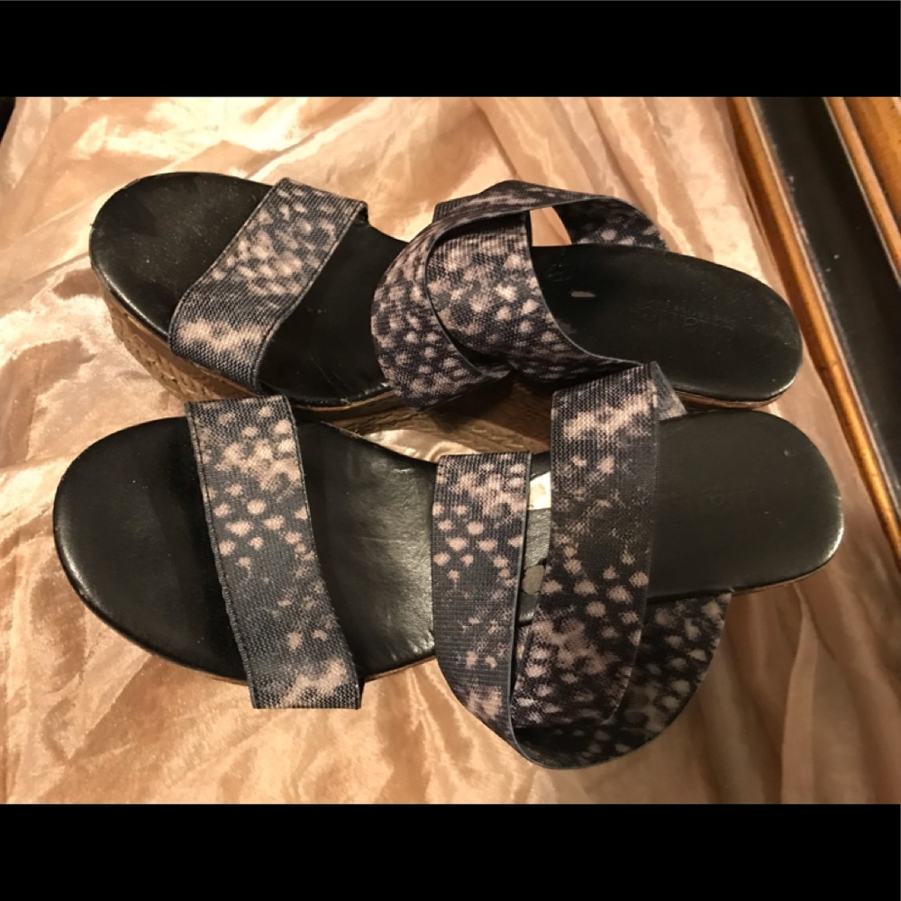 Wedge shoes